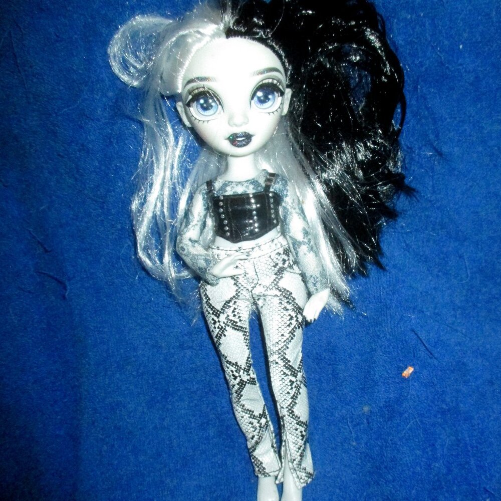 Shadow High Heather Grayson Rainbow High Doll With Outfits 2022 MGA